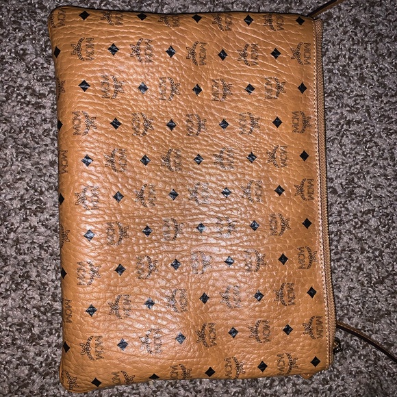 MCM crossbody - Picture 2 of 9